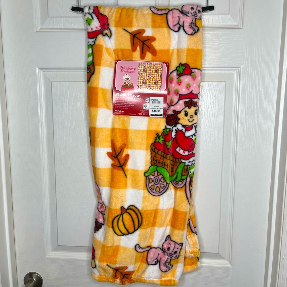 Strawberry Shortcake Plush Throw Blanket-NWT